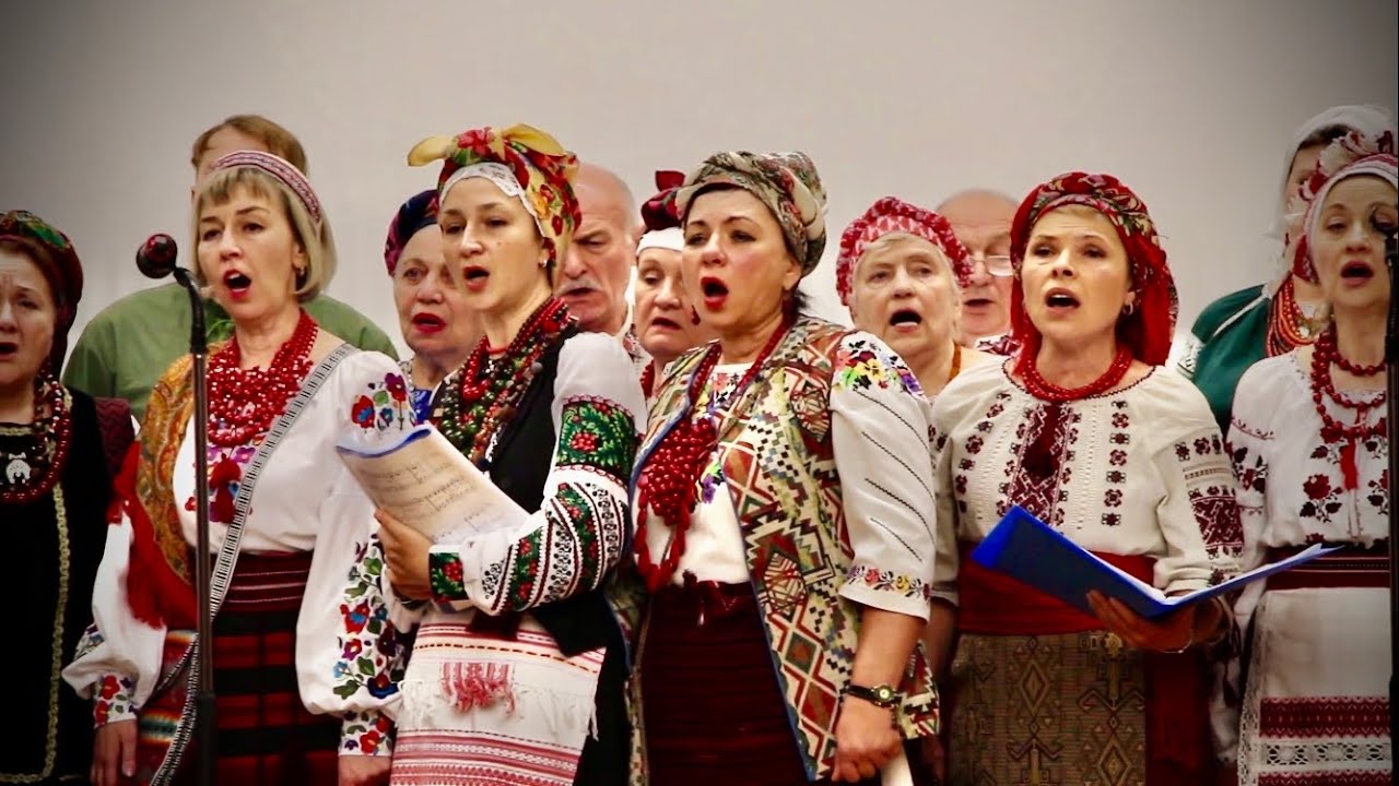 Ансамбль на міжнародному фестивалі з прапором України